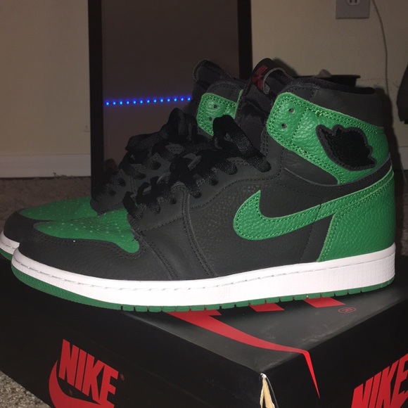 Air Jordan 1 Pine Green 2.0